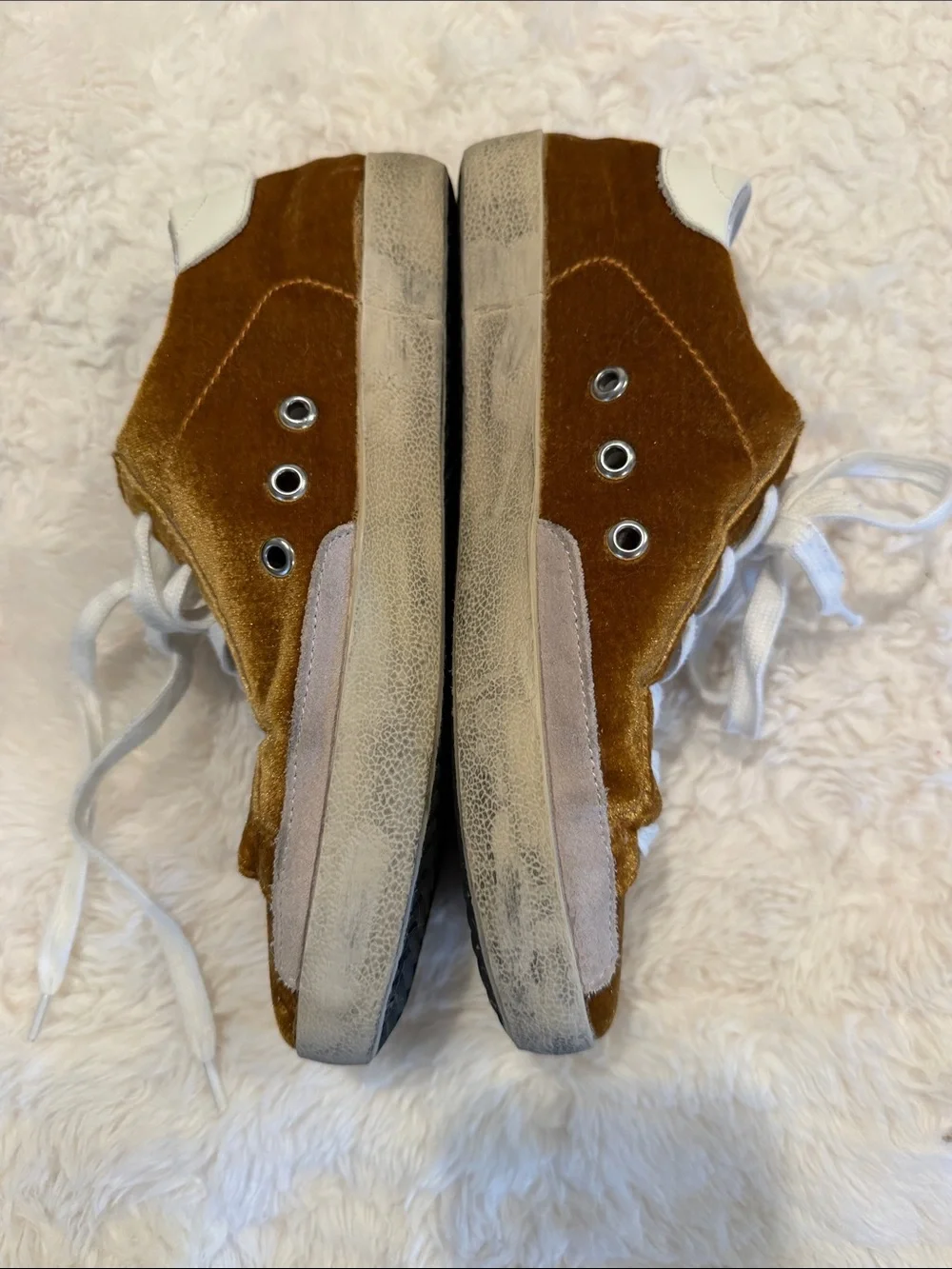 Golden Goose Women’s Gold Velvet Sneakers EUC EU size 38 US 7.5 / 8